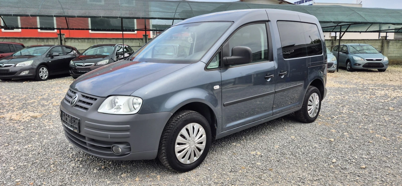 VW Caddy 1.6, снимка 2 - Автомобили и джипове - 55171813