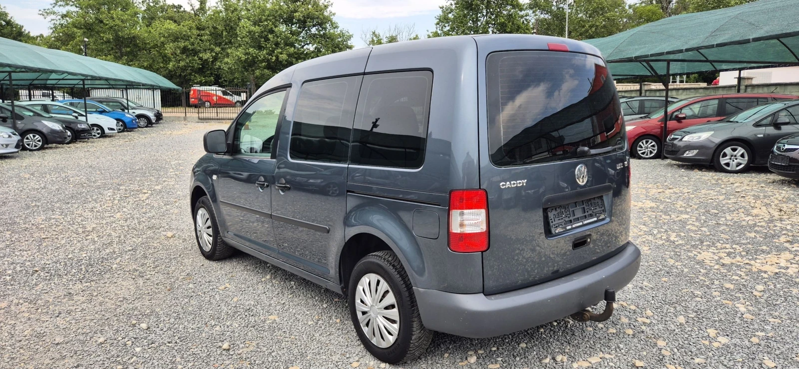 VW Caddy 1.6, снимка 9 - Автомобили и джипове - 55171813