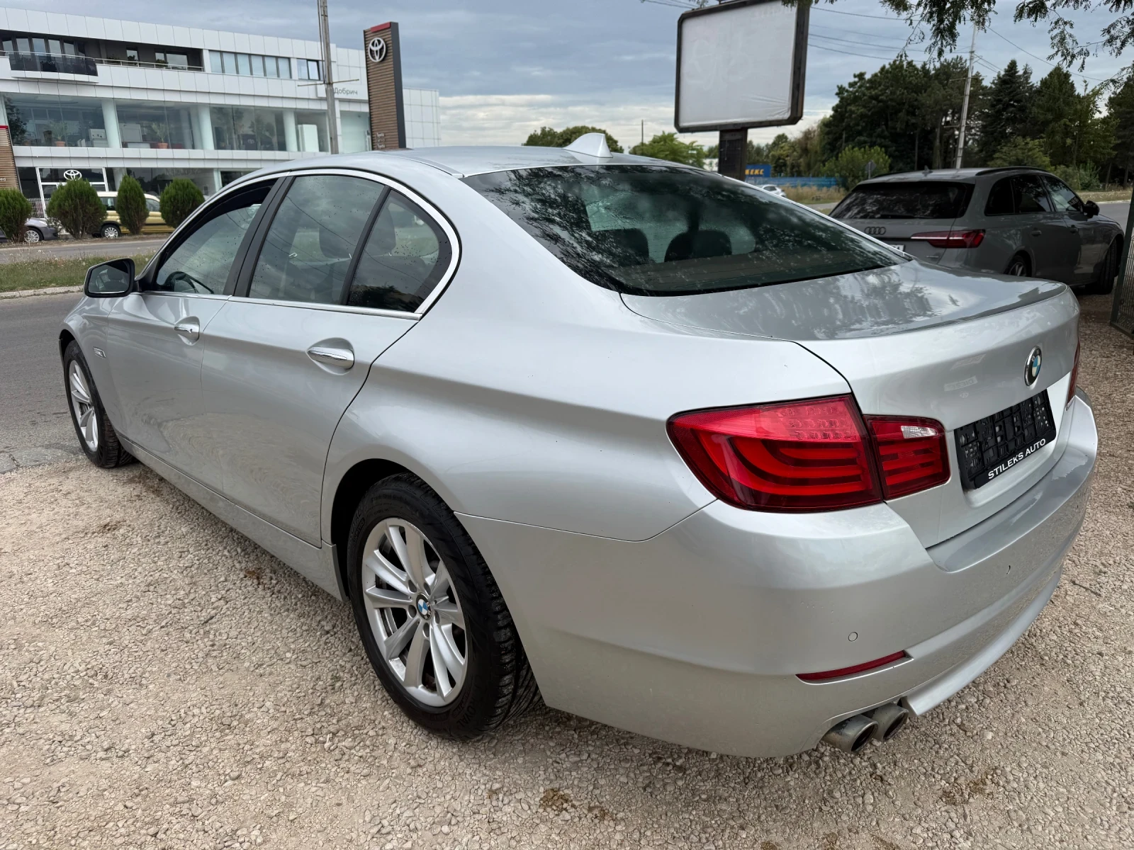 BMW 520 Автоматик, снимка 6 - Автомобили и джипове - 55726025