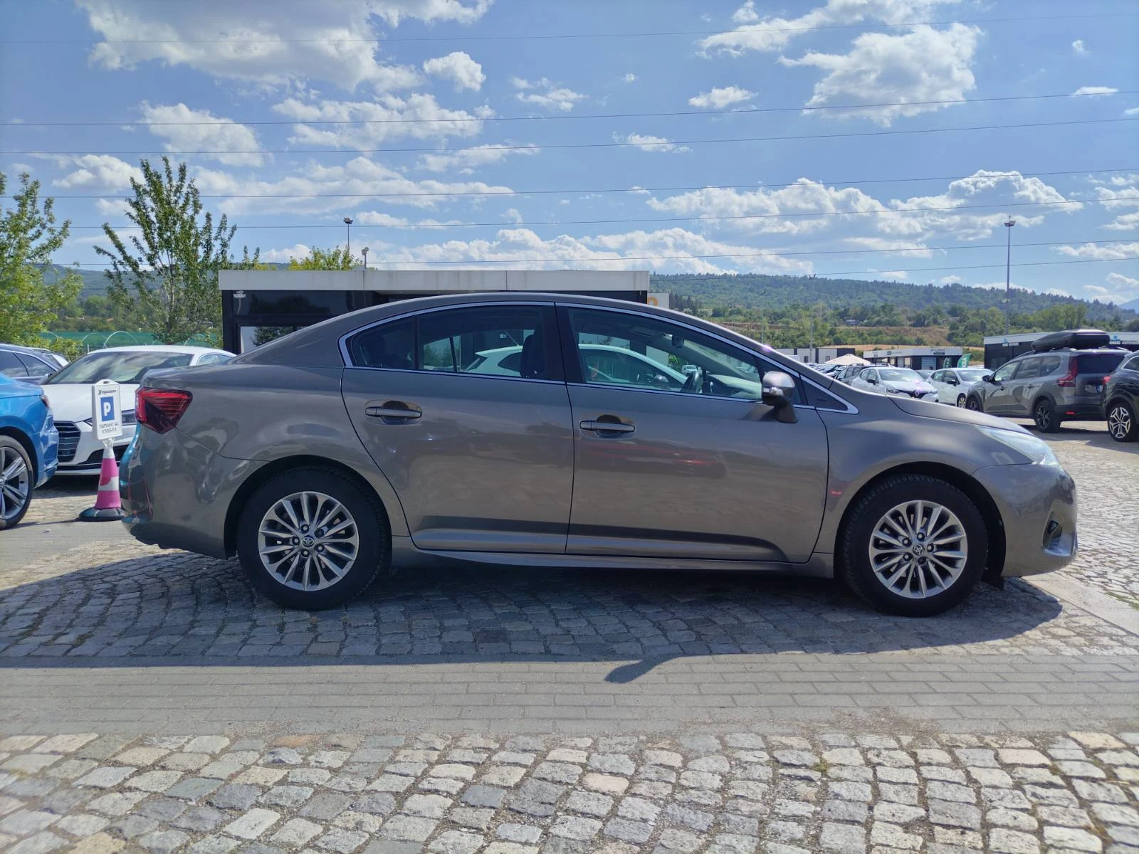 Toyota Avensis 1.8VVTI/147к.с., снимка 8 - Автомобили и джипове - 55841377