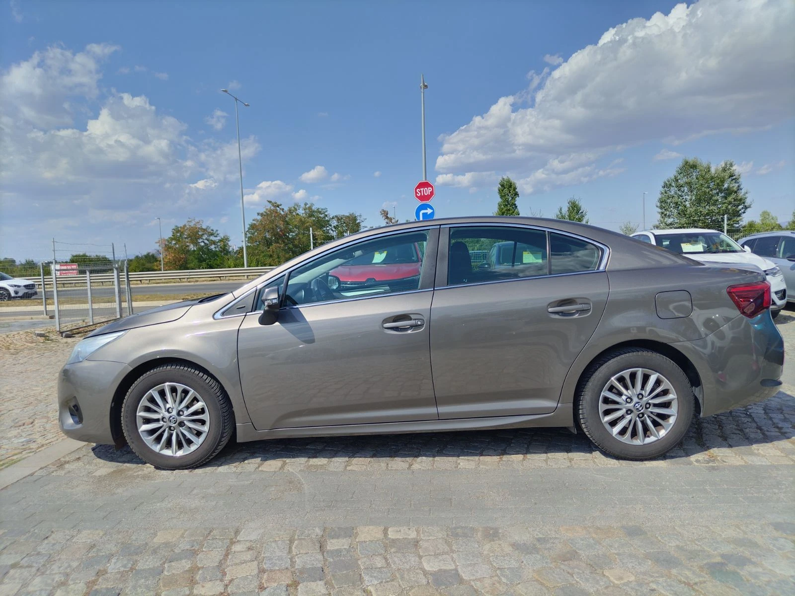 Toyota Avensis 1.8VVTI/147к.с., снимка 7 - Автомобили и джипове - 55841377