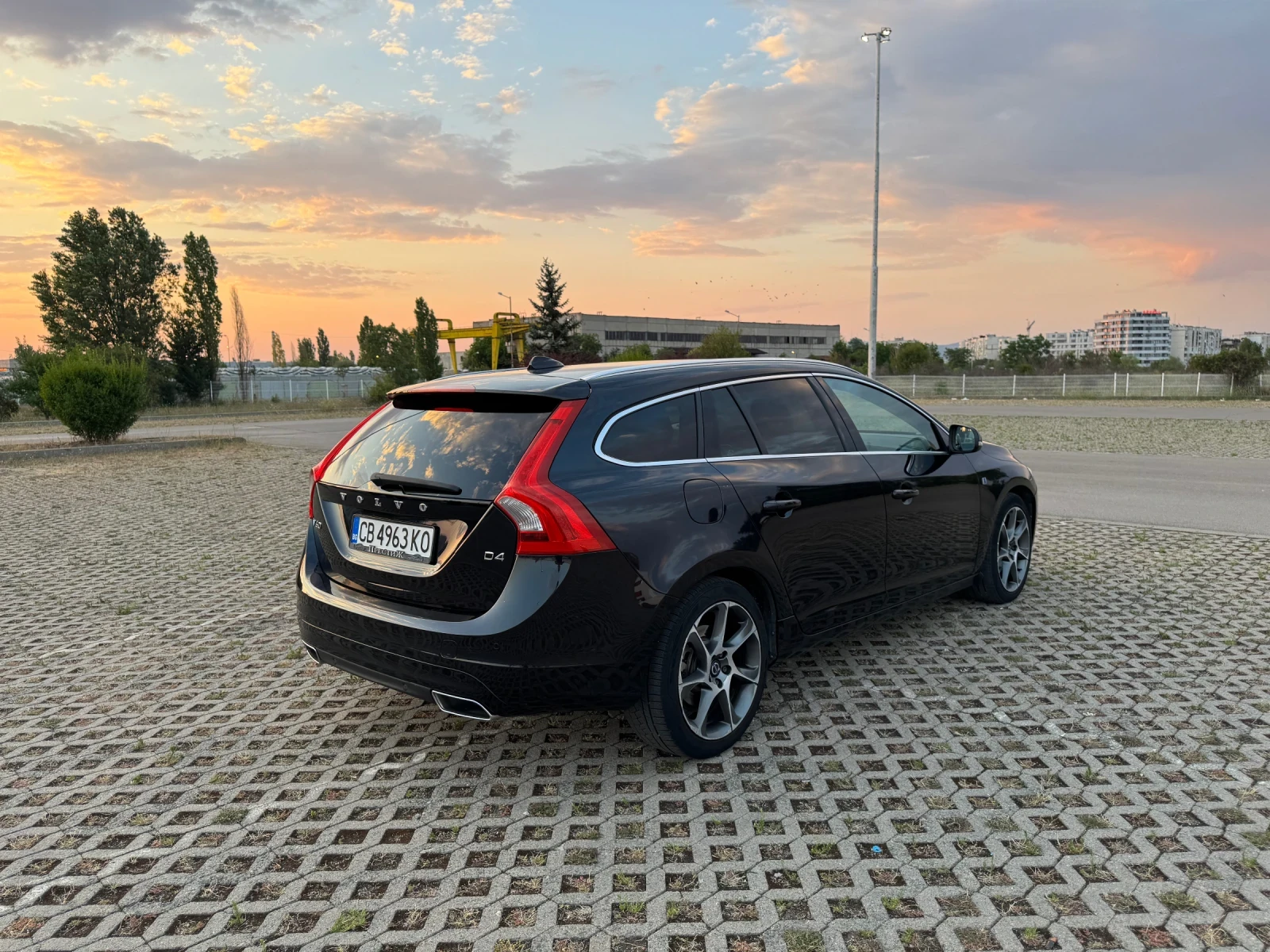 Volvo V60 D4 Ocean Race, снимка 4 - Автомобили и джипове - 55881397