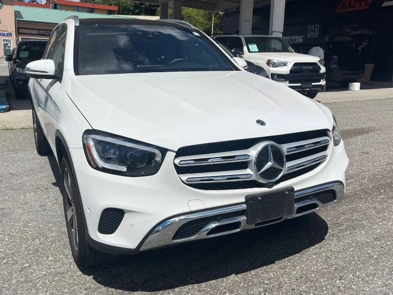 Mercedes-Benz GLC 300 * 4MATIC * ЛИЦЕНЗИРАН ДИЛЪР * CARFAX, снимка 3 - Автомобили и джипове - 55547274