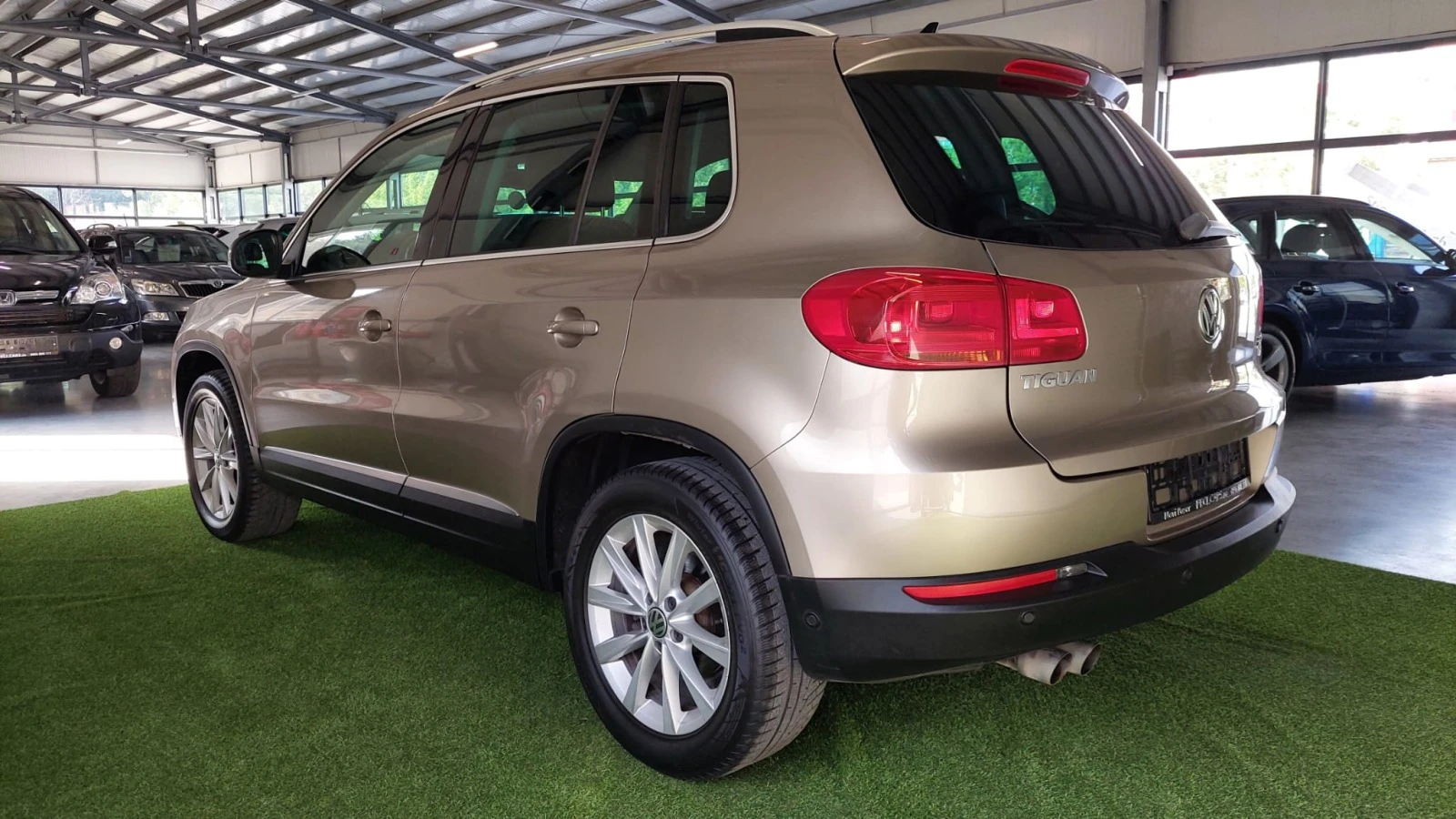 VW Tiguan 2.0TDI 4x4 DSG-FULL OPT-VNOS IT-LIZING-GARANCIQ - изображение 4