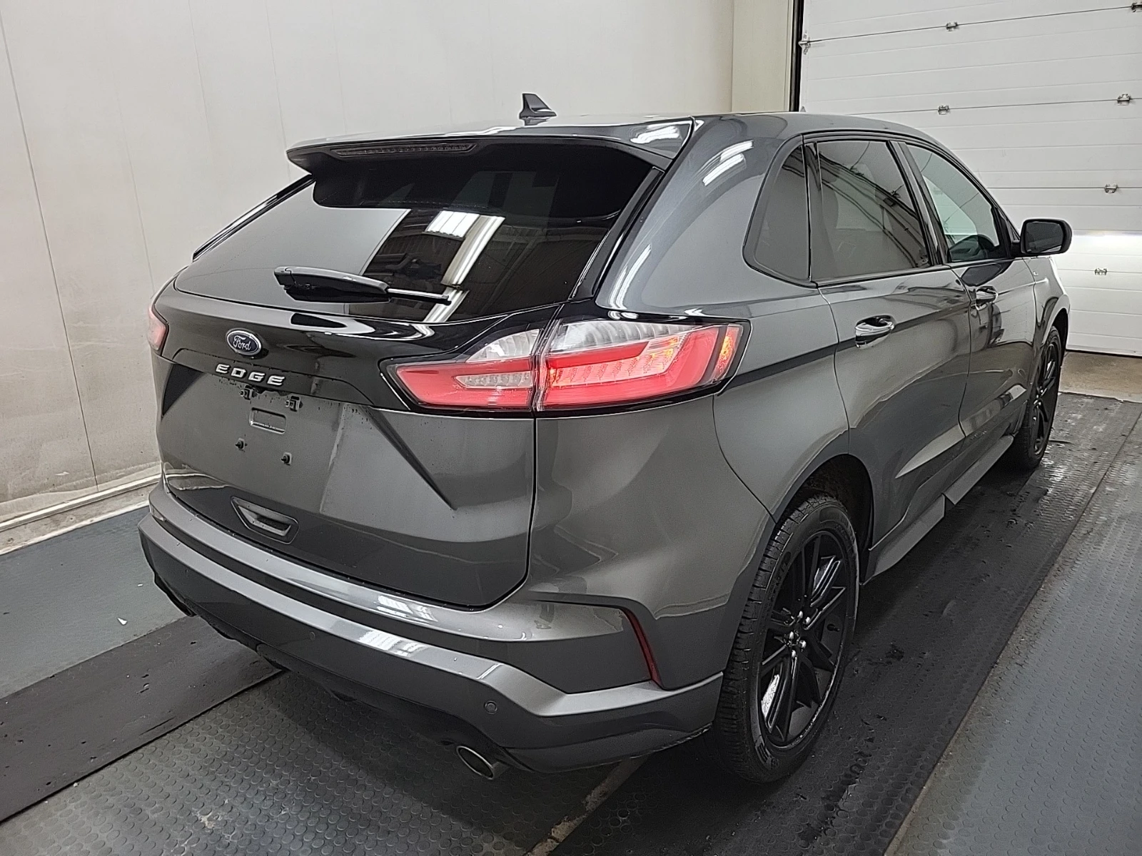 Ford Edge ST LINE* CARFAX * АвтоКредит * Цена до България*  - изображение 3