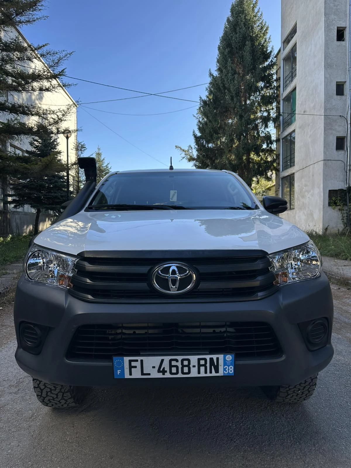 Toyota Hilux 2.4D-4D* OFFROAD - изображение 2