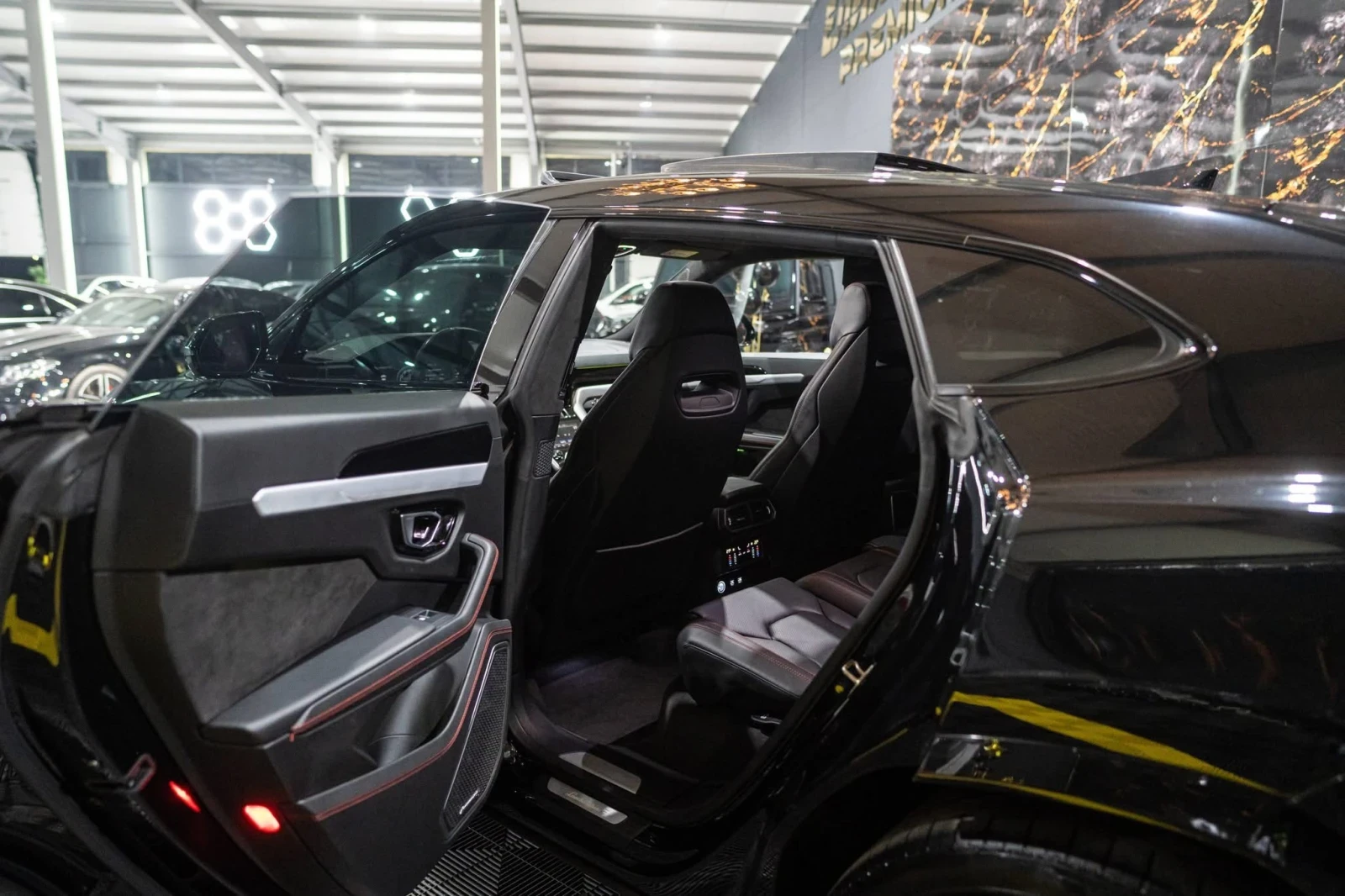 Lamborghini Urus 4.0 V8 FULL BLACK EDITION DOWNPIPE ������ 100% | Mobile.bg � ����������� 15
