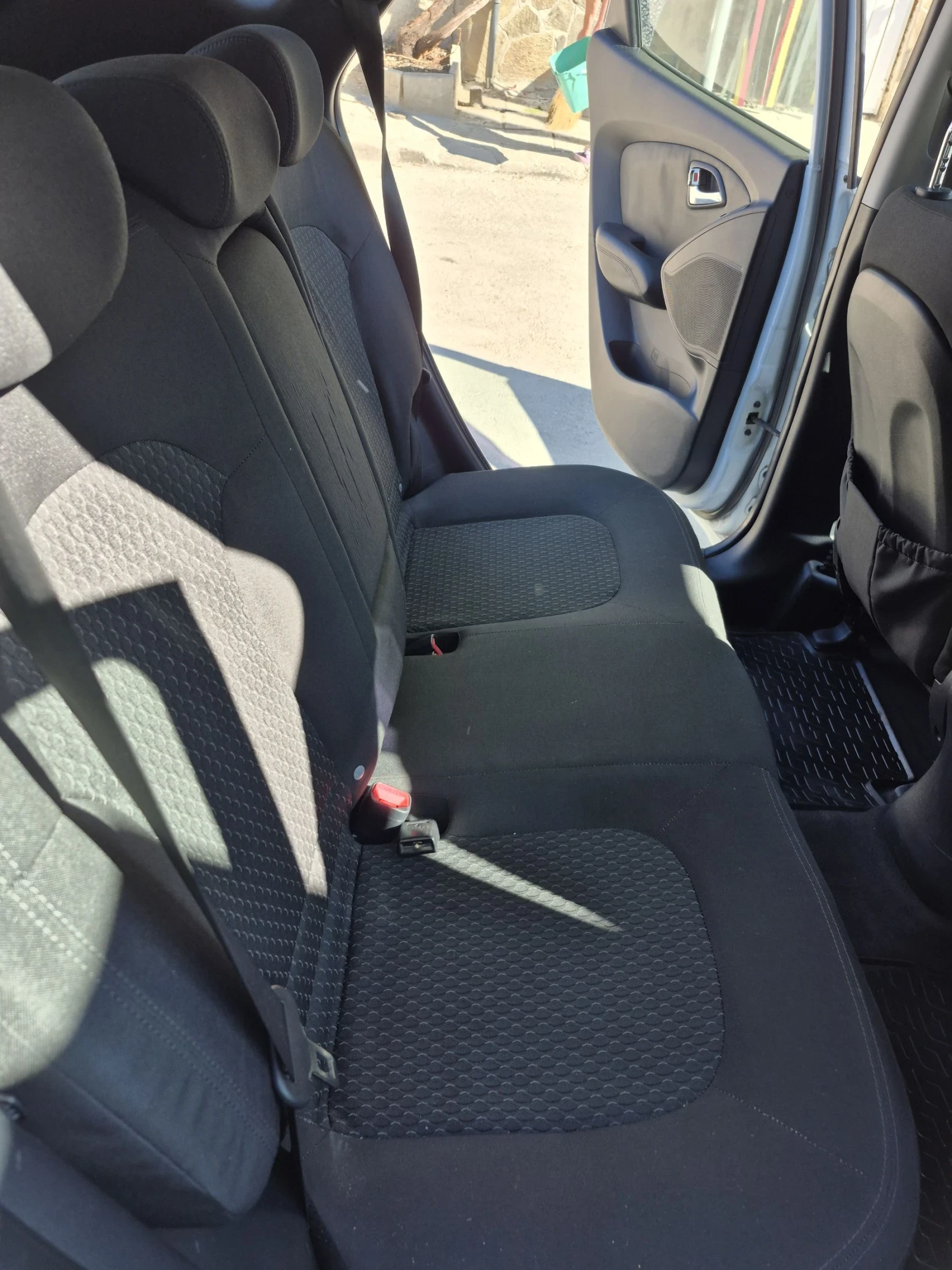 Hyundai IX35, снимка 4 - Автомобили и джипове - 54898943