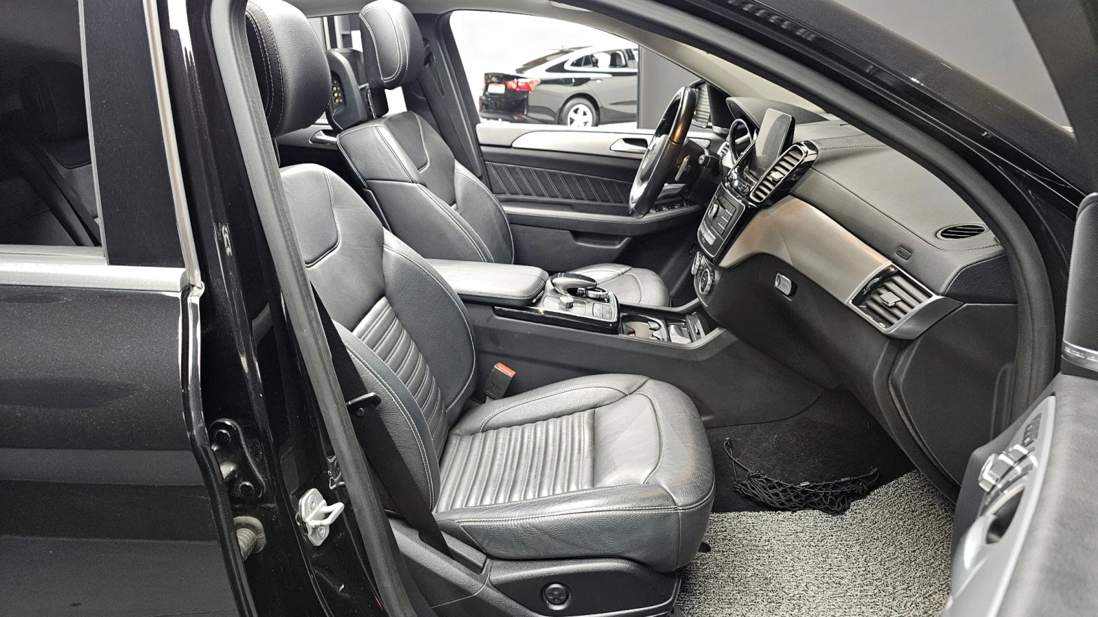Mercedes-Benz GLE 350 4Matic * 360 * ПОДГРЕВИ * HARMAN KARDON * ЛЮК, снимка 9 - Автомобили и джипове - 55202014