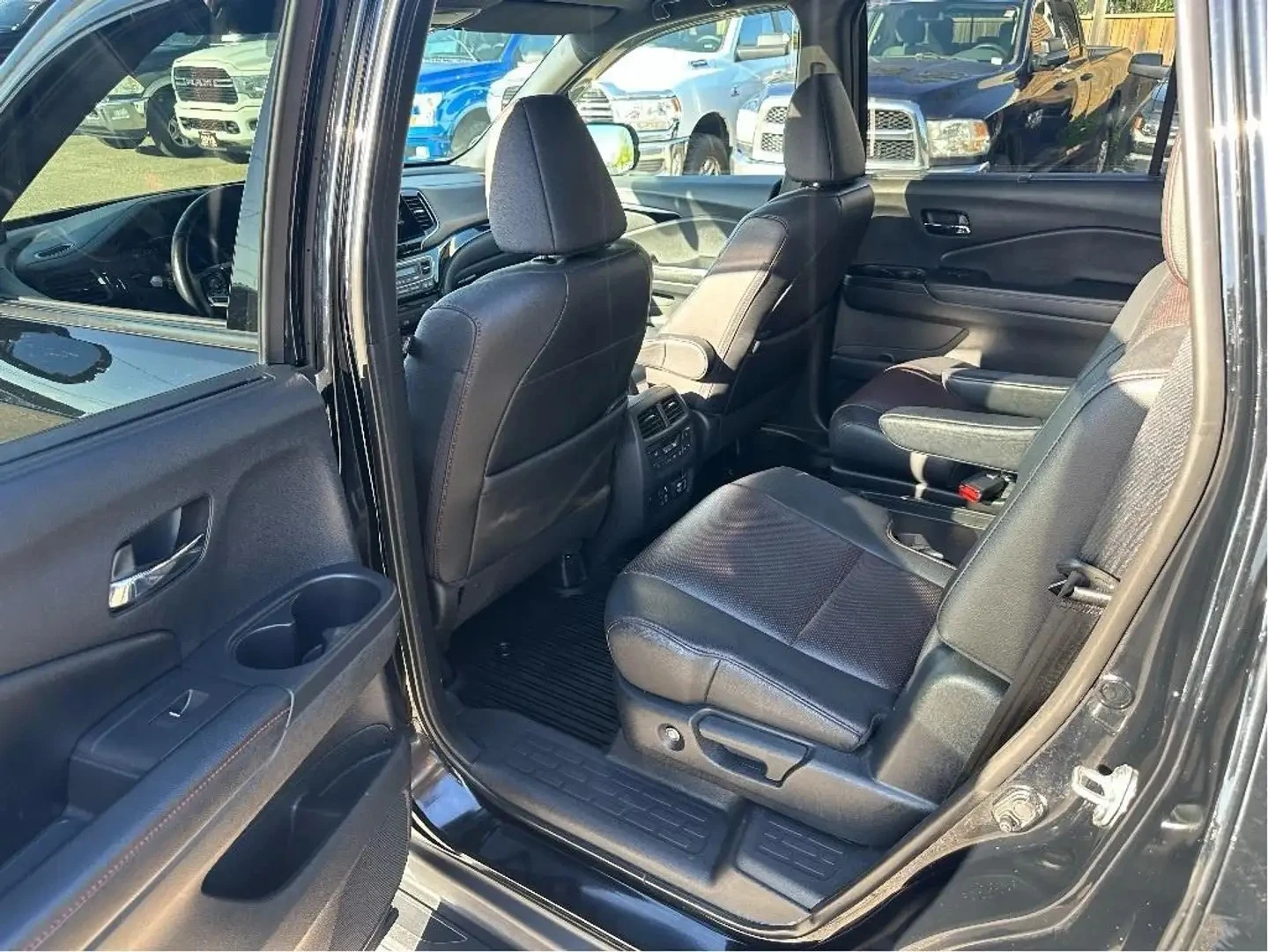 Honda Pilot BLACK EDITION ЦЕНА ДО БЪЛГАРИЯ АВТОКРЕДИТ, снимка 16 - Автомобили и джипове - 56021343