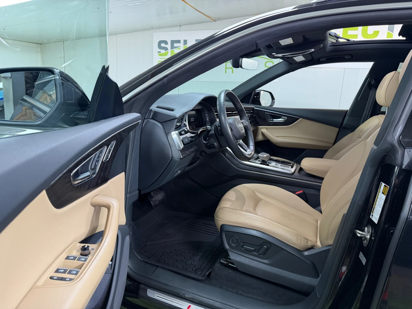 Audi Q8 Progressiv 55 TFSI quattro, снимка 7 - Автомобили и джипове - 56395679
