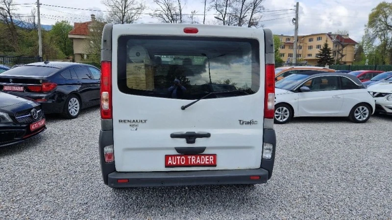 Renault Trafic 2.0DCI-115кс., снимка 9 - Бусове и автобуси - 40508853