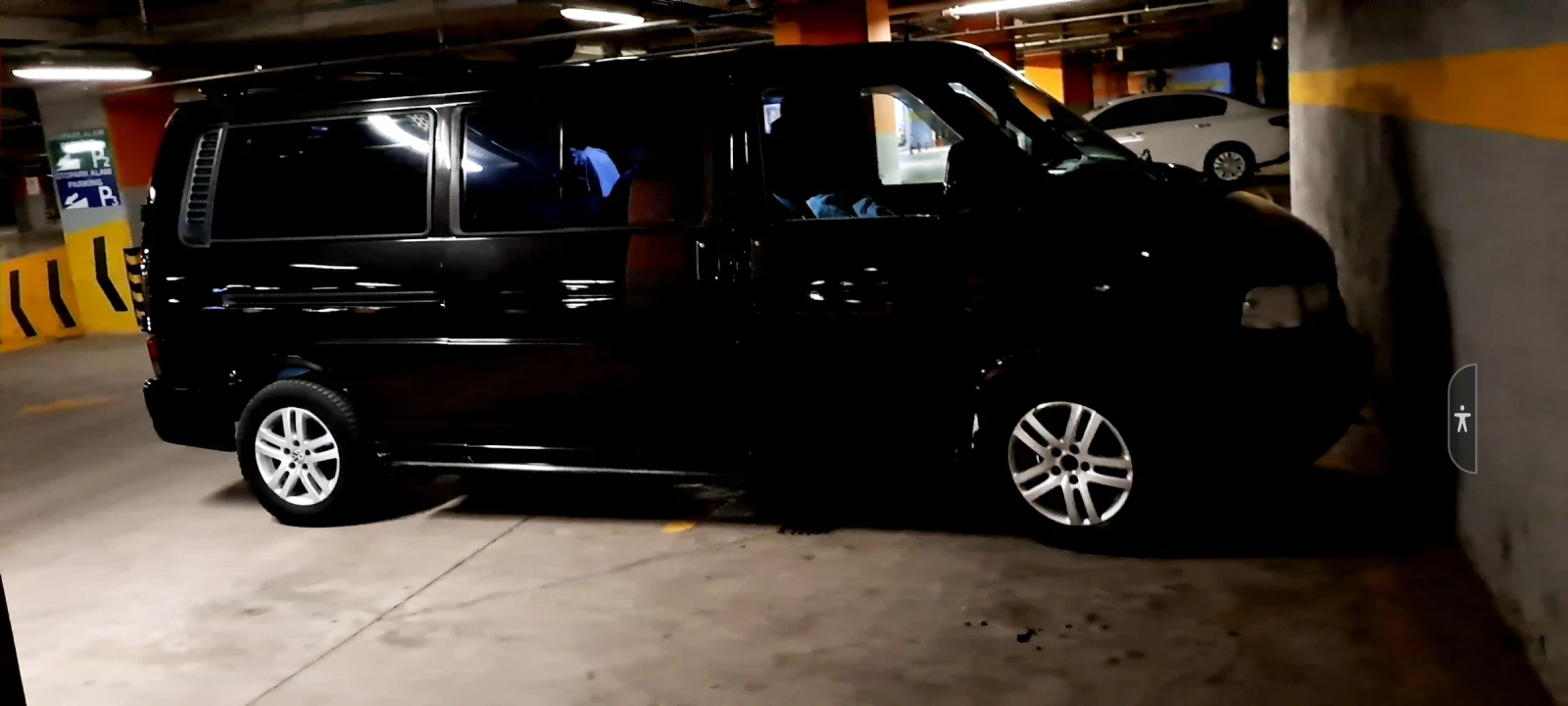 VW Caravelle  - изображение 8