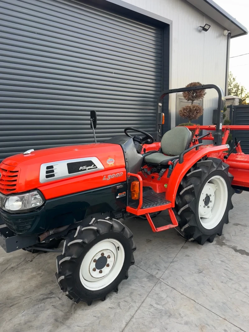 Трактор Kubota L300 КАТО НОВ, снимка 4 - Селскостопанска техника - 52405511