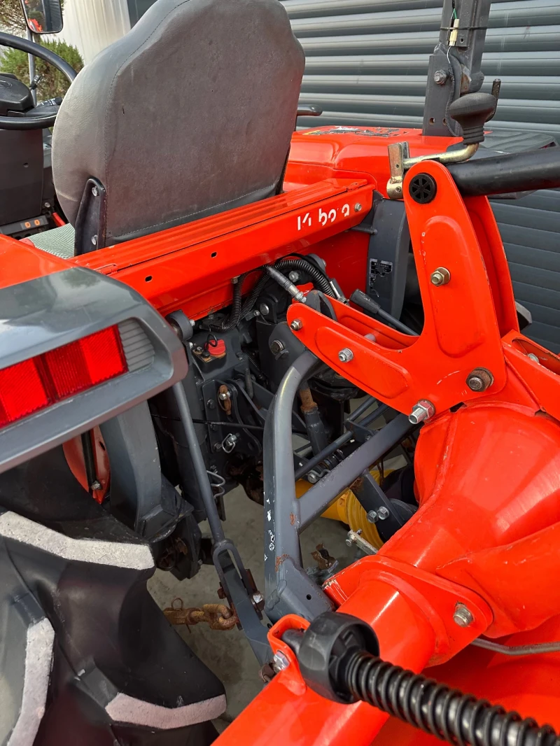 Трактор Kubota L300 КАТО НОВ, снимка 14 - Селскостопанска техника - 52405511