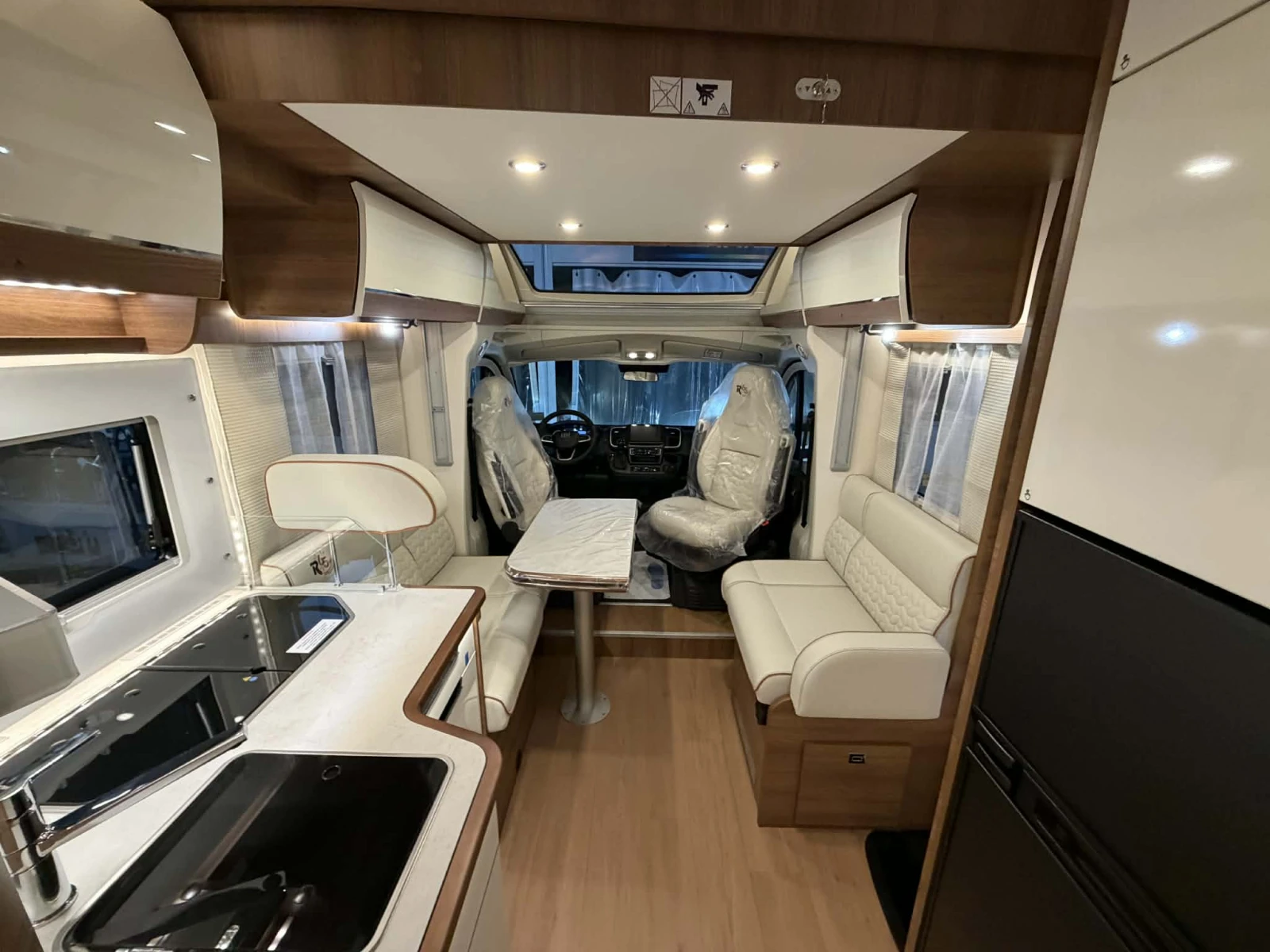 Кемпер Rapido F666 AT8 180к.с. ТЕГЛИЧ* LIFEPO4* Лимитирана серия, снимка 6 - Каравани и кемпери - 54858926