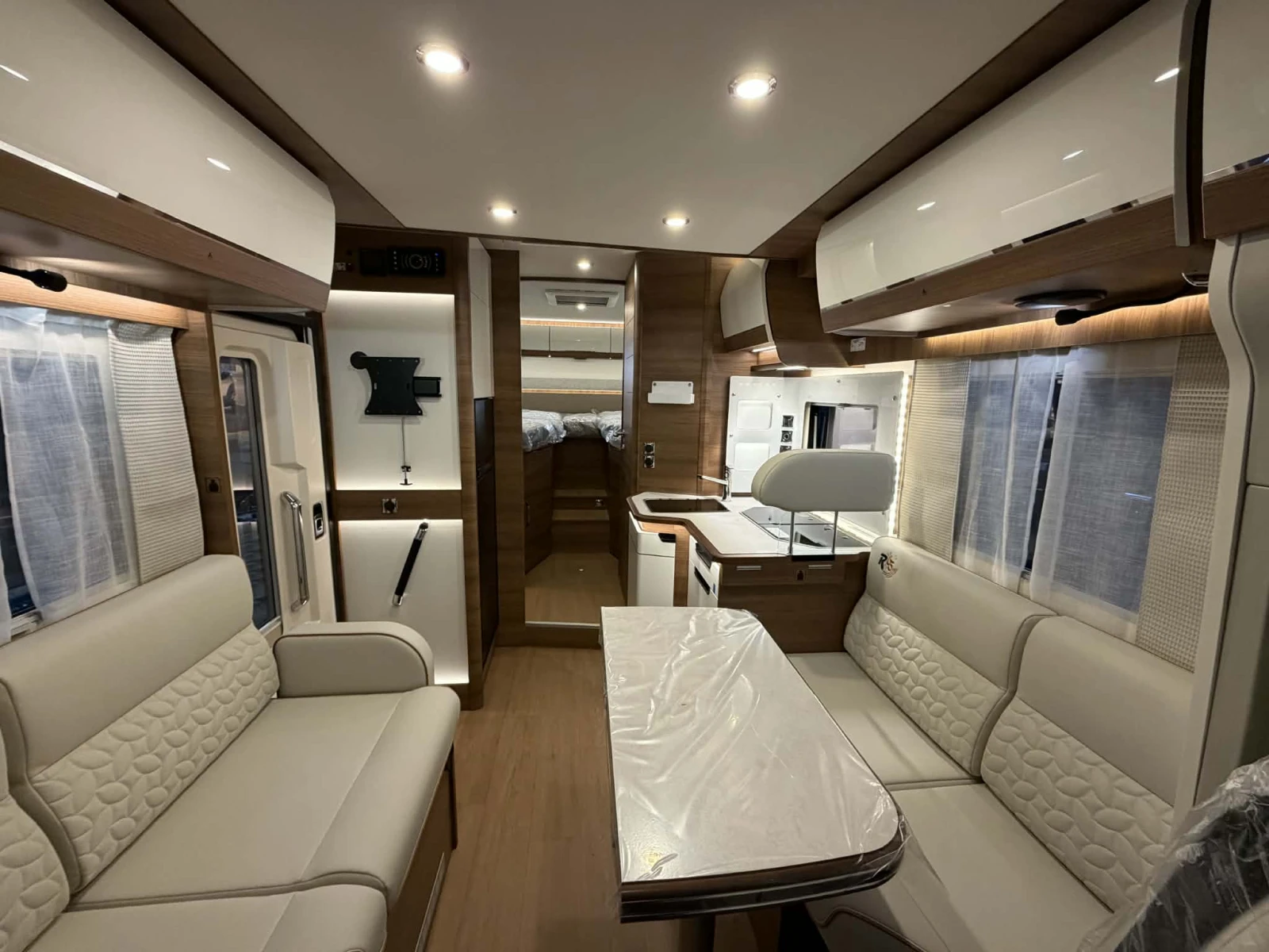 Кемпер Rapido F666 AT8 180к.с. ТЕГЛИЧ* LIFEPO4* Лимитирана серия, снимка 4 - Каравани и кемпери - 54858926