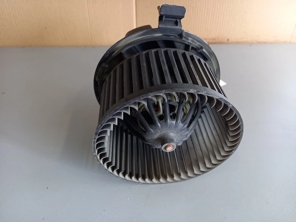 ���������� ����� ���� ���� 1.6� (�) | Mobile.bg � ����������� 1