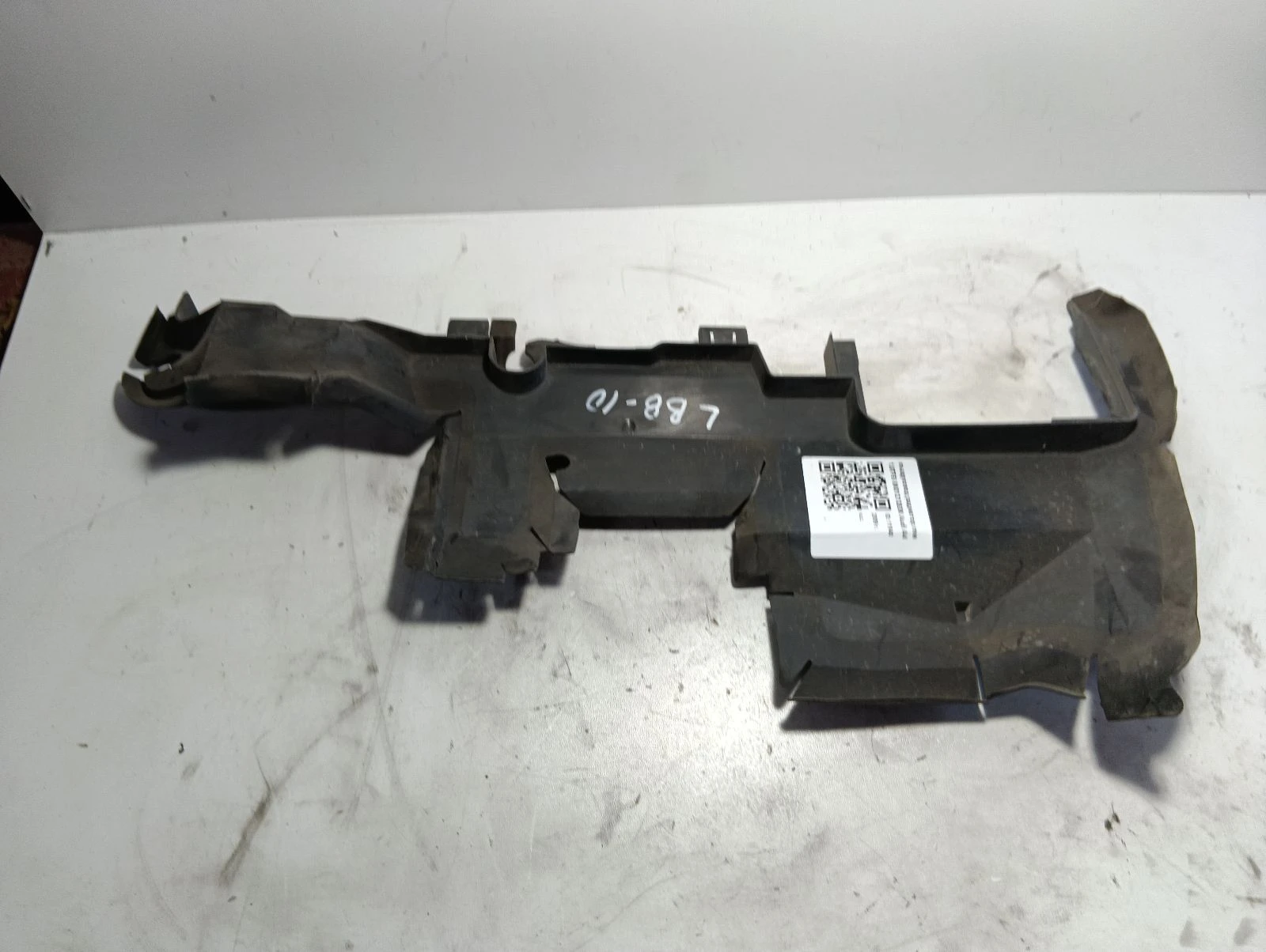 въздуховод радиатор ляв 1.8TFSI 8K0121283K Audi A4