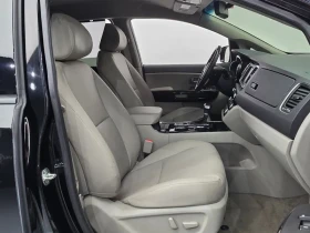 Kia Carnival 9-Seater Prestige, снимка 11