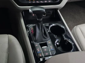 Kia Carnival 9-Seater Prestige, снимка 9