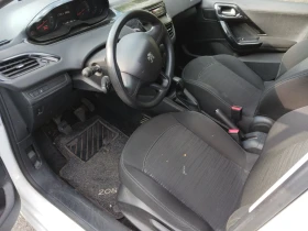 Peugeot 208 1.2, снимка 10