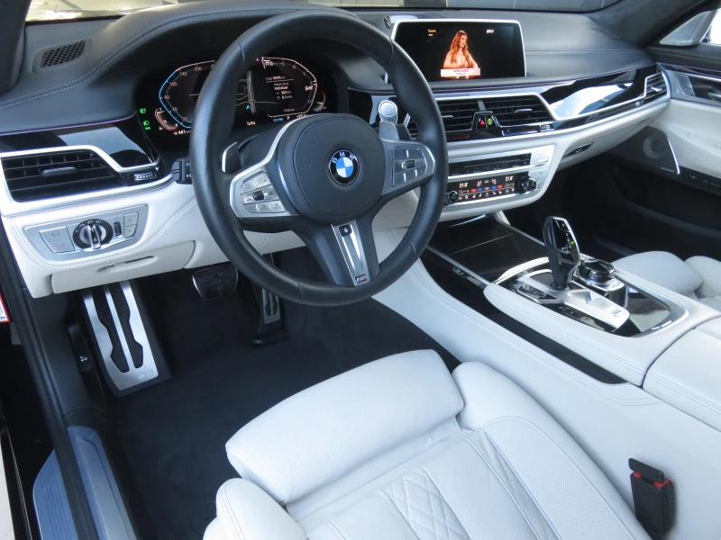 BMW 750 Li xDrive, M-Paket, 3xTV, B&W, 4xOбдухване, FULL, снимка 10 - Автомобили и джипове - 46905361