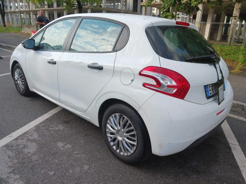 Peugeot 208 1.2, снимка 5 - Автомобили и джипове - 47427623