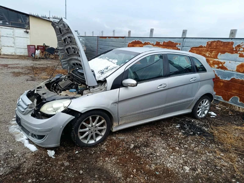 Mercedes-Benz B 200 2.0сди, снимка 3 - Автомобили и джипове - 48231255