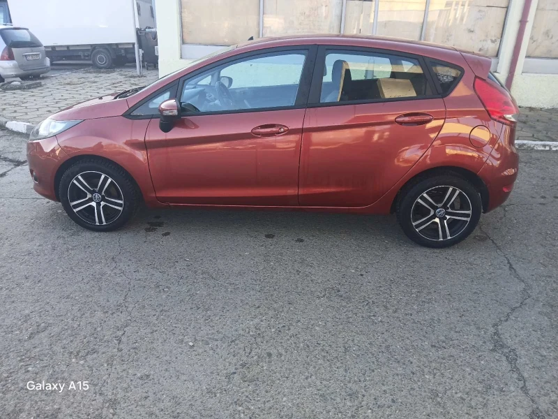 Ford Fiesta 1.4, снимка 4 - Автомобили и джипове - 48417259