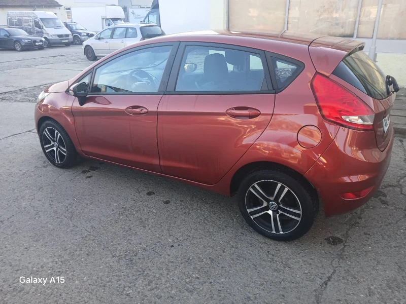 Ford Fiesta 1.4, снимка 5 - Автомобили и джипове - 48417259