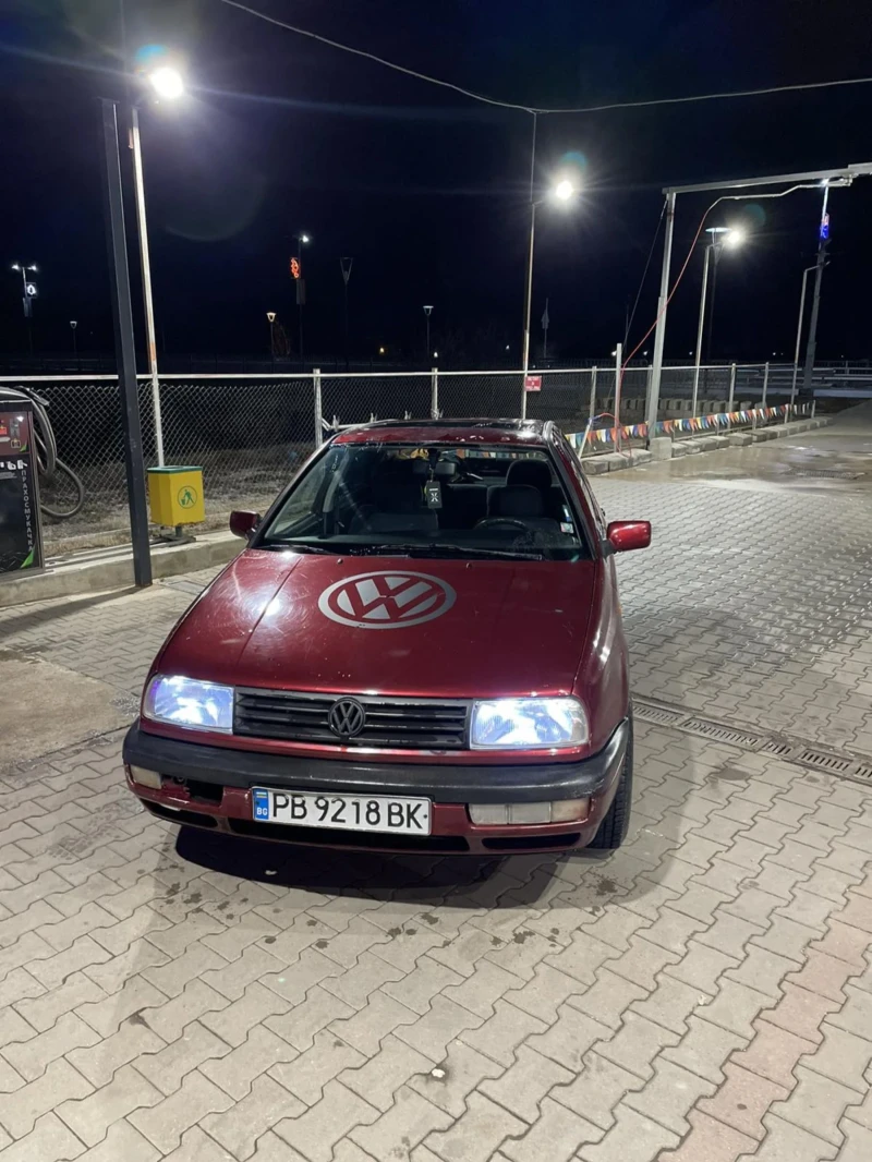 VW Vento, снимка 2 - Автомобили и джипове - 48634797