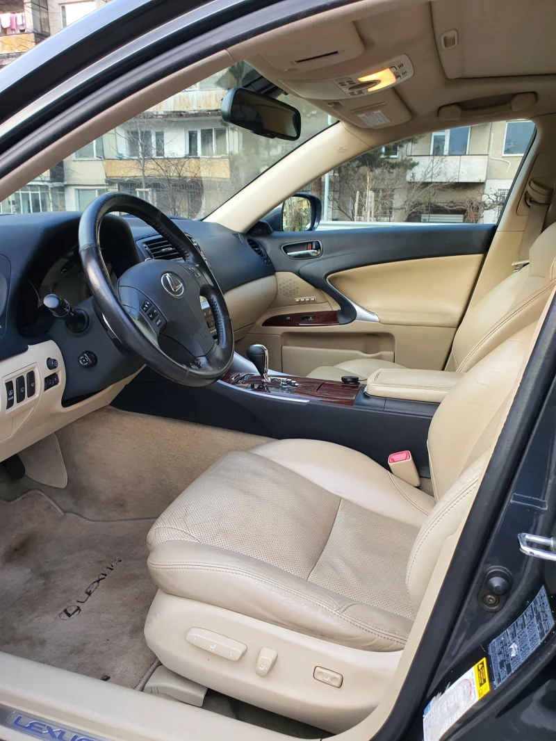 Lexus IS 250 Luxury, снимка 8 - Автомобили и джипове - 49339021