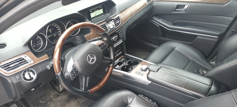 Mercedes-Benz E 220, снимка 10 - Автомобили и джипове - 52458304