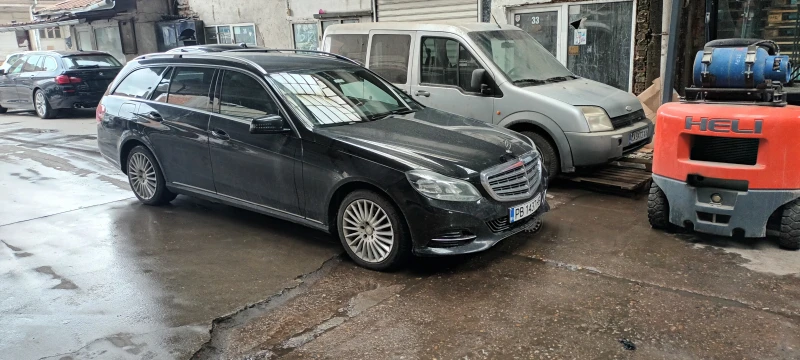 Mercedes-Benz E 220, снимка 3 - Автомобили и джипове - 52458304