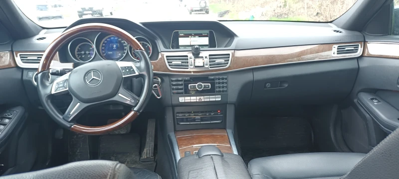 Mercedes-Benz E 220, снимка 9 - Автомобили и джипове - 52458304