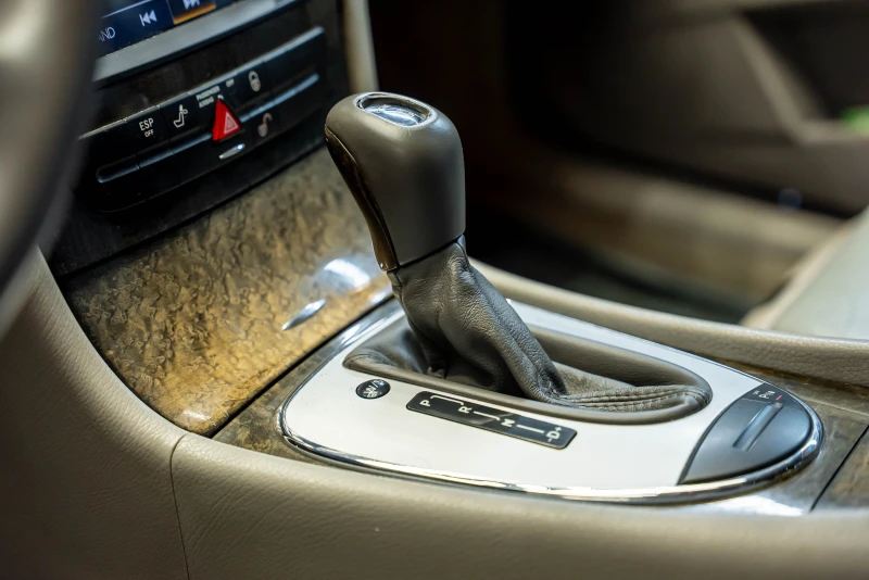 Mercedes-Benz E 270 CDI, снимка 8 - Автомобили и джипове - 52752788