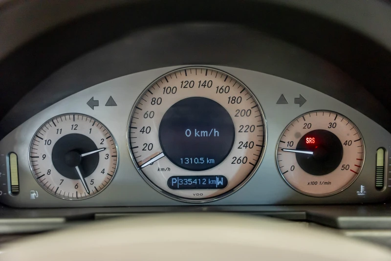 Mercedes-Benz E 270 CDI, снимка 12 - Автомобили и джипове - 52752788
