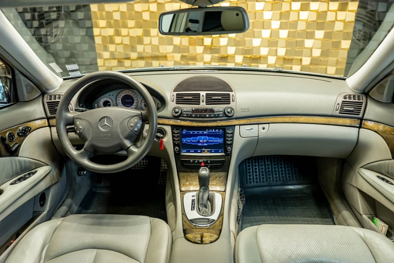 Mercedes-Benz E 270 CDI, снимка 10 - Автомобили и джипове - 52752788