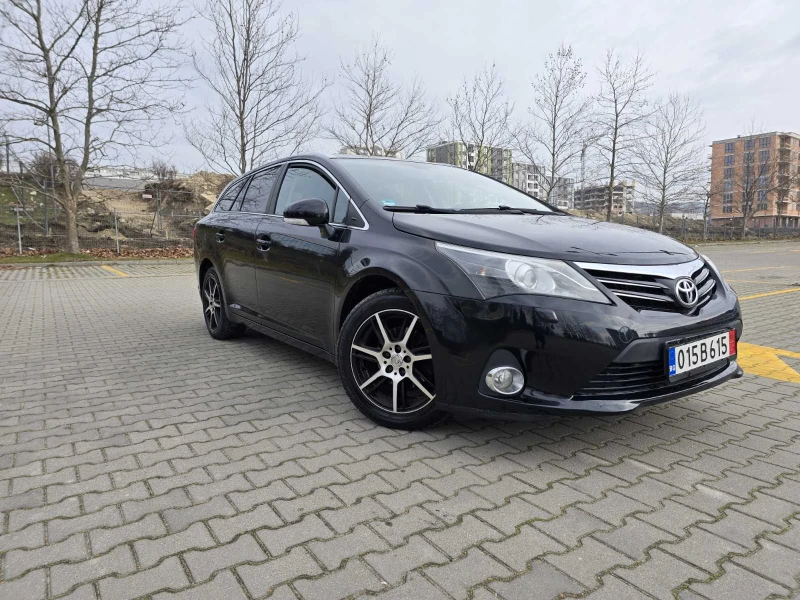 Toyota Avensis ПЕРФЕКТЕН/1.8i/147hp, снимка 4 - Автомобили и джипове - 53453367