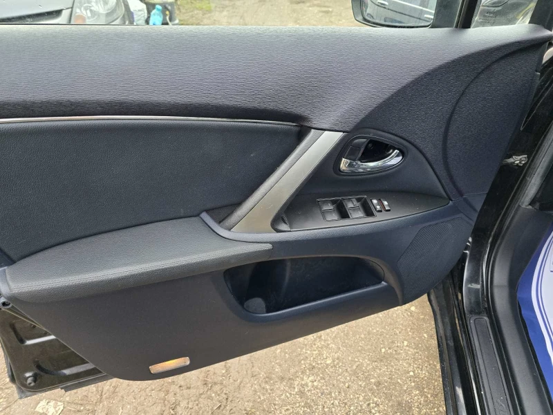 Toyota Avensis ПЕРФЕКТЕН/1.8i/147hp, снимка 8 - Автомобили и джипове - 53453367