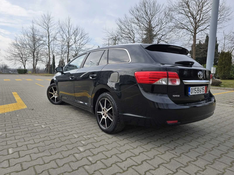 Toyota Avensis ПЕРФЕКТЕН/1.8i/147hp, снимка 5 - Автомобили и джипове - 53453367