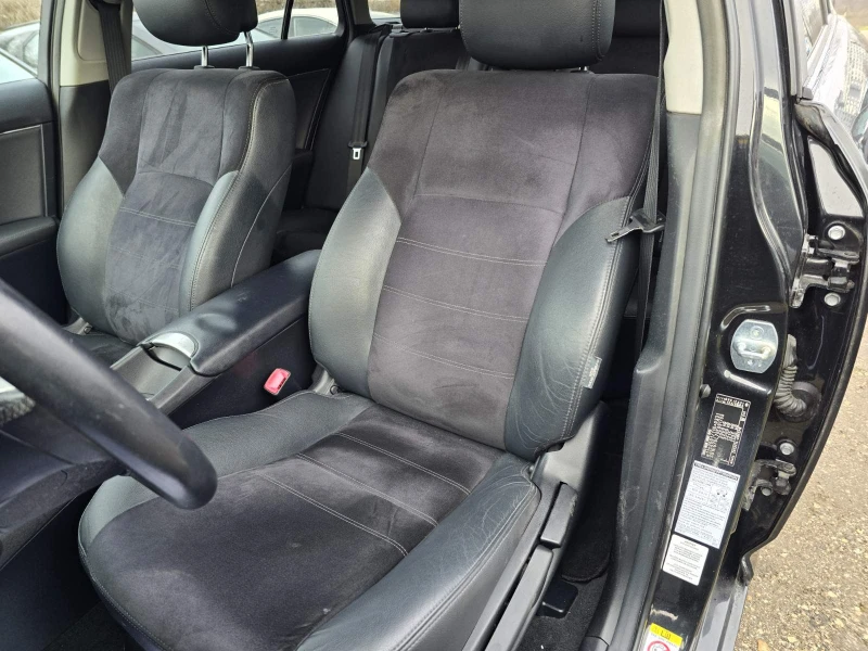 Toyota Avensis ПЕРФЕКТЕН/1.8i/147hp, снимка 9 - Автомобили и джипове - 53453367
