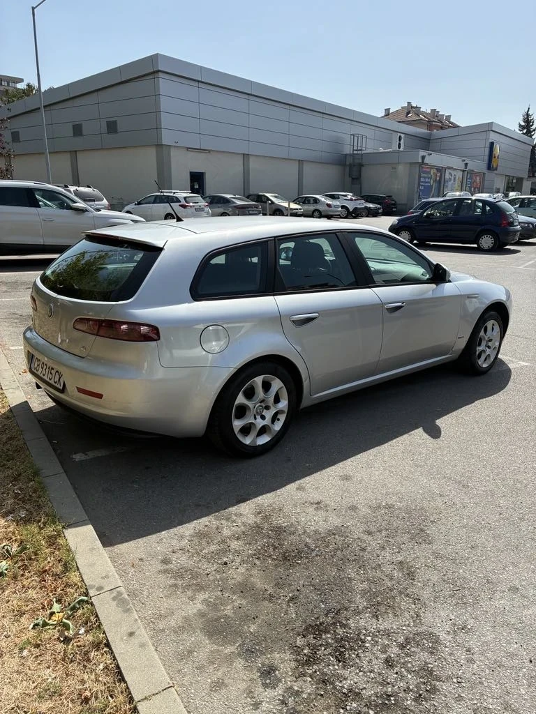 Alfa Romeo 159 sportwagon  - изображение 2