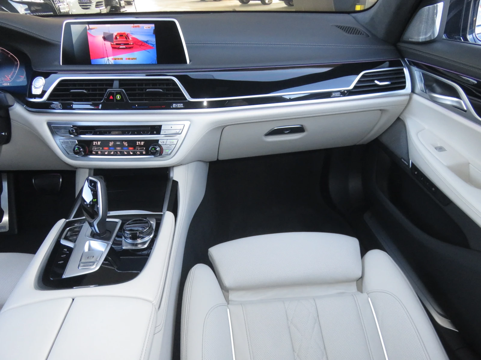 BMW 750 Li xDrive, M-Paket, 3xTV, B&W, 4xOбдухване, FULL - изображение 8