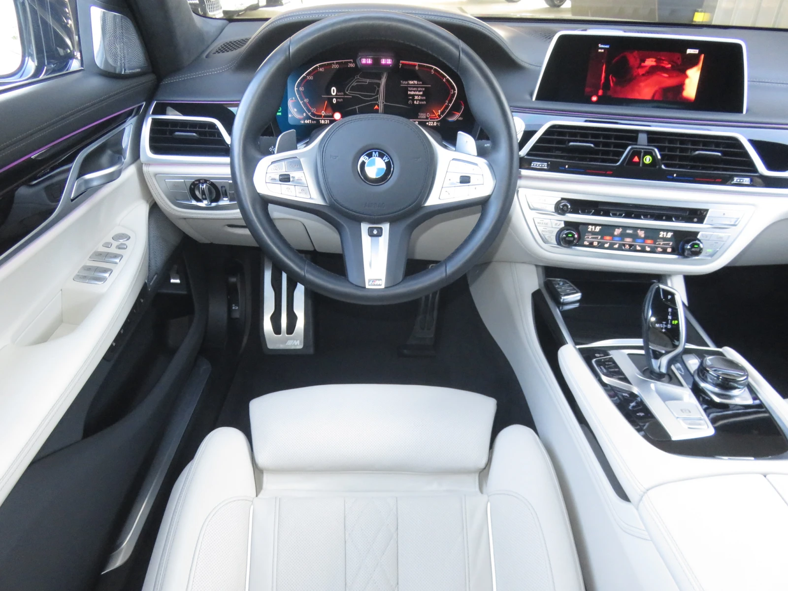 BMW 750 Li xDrive, M-Paket, 3xTV, B&W, 4xOбдухване, FULL - изображение 7