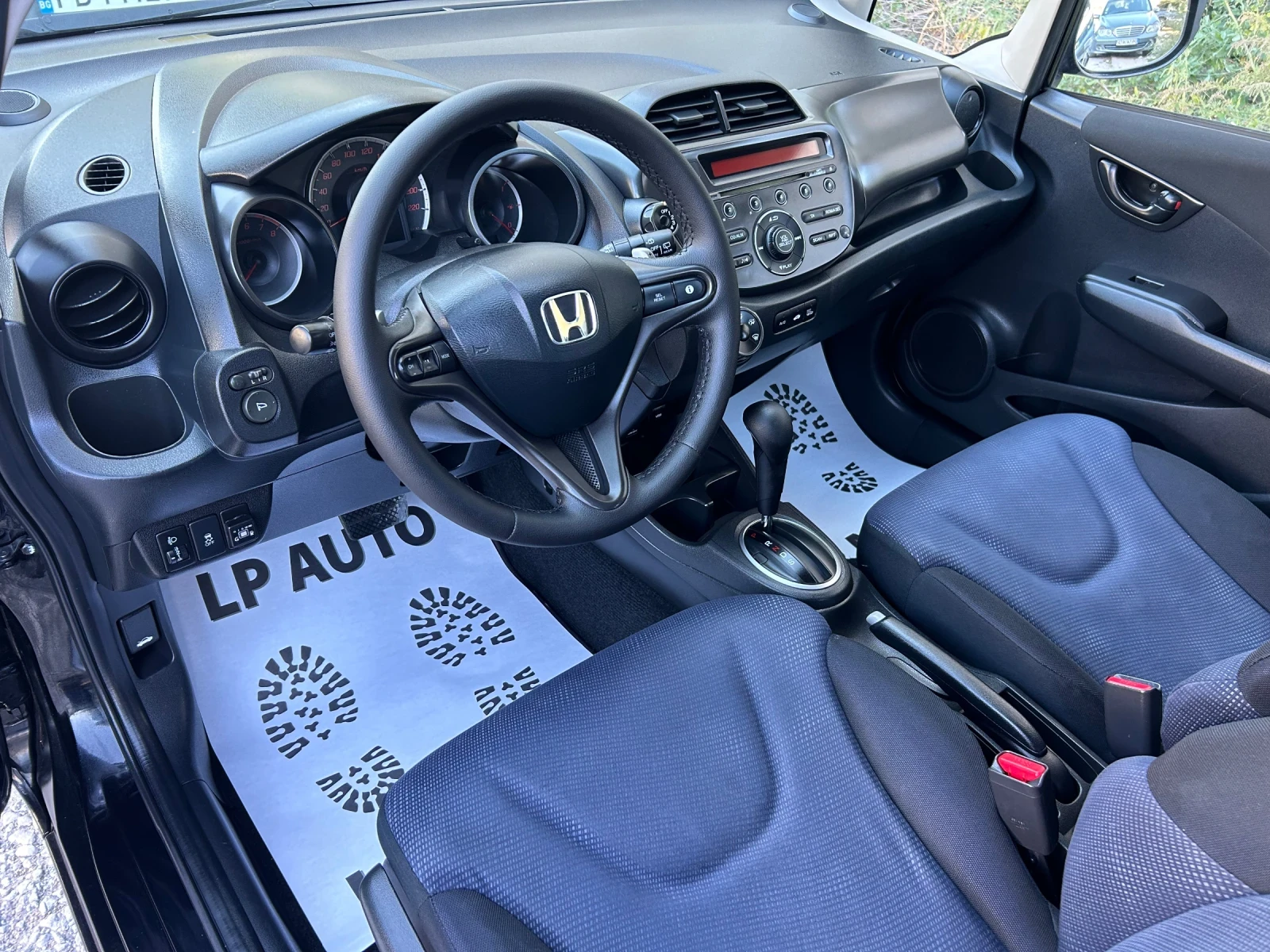 Honda Jazz 1.4i* 99k.c* АВТОМАТИК* ГАЗ - изображение 8