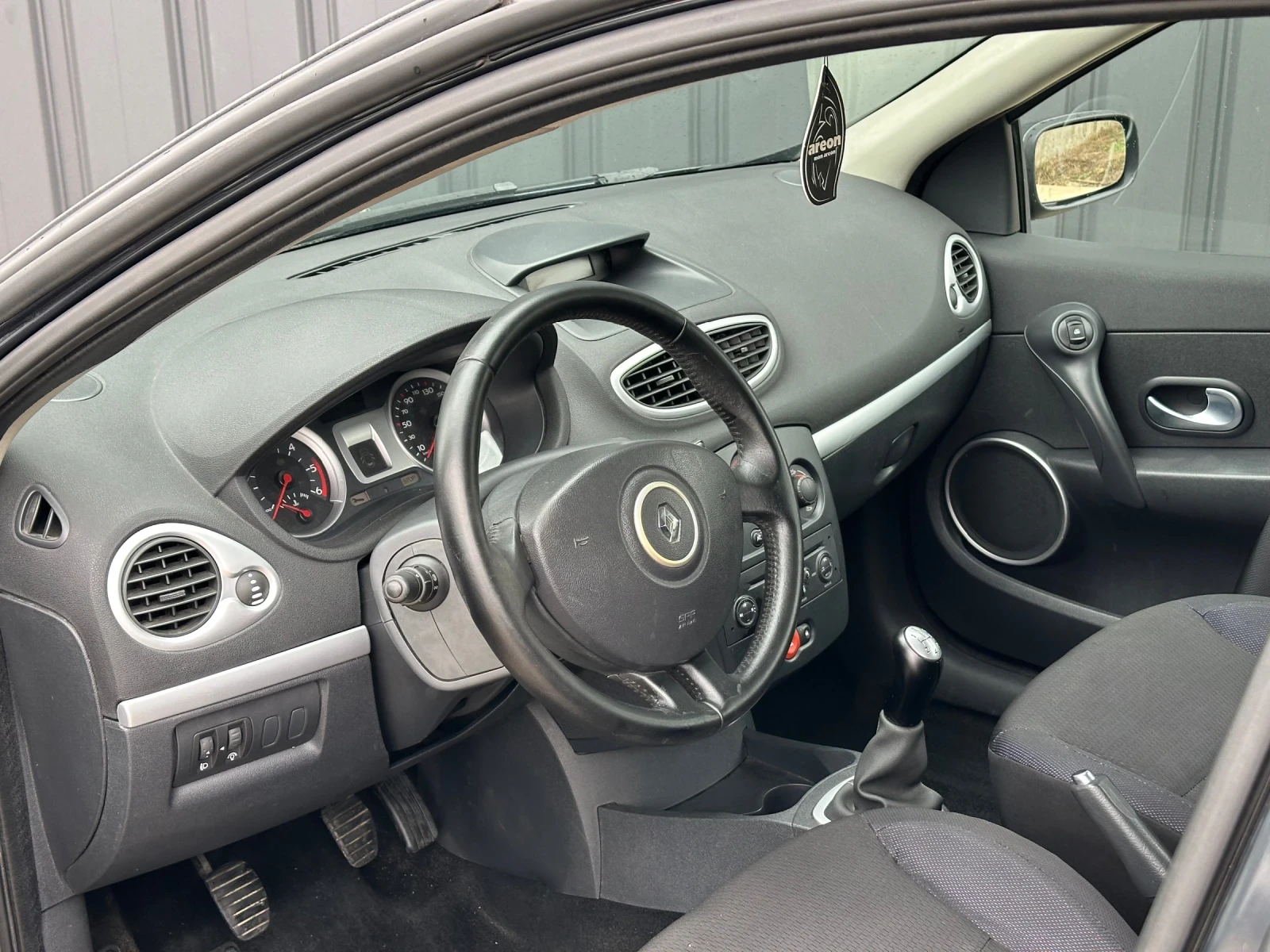 Renault Clio 1.5 DCI - изображение 10