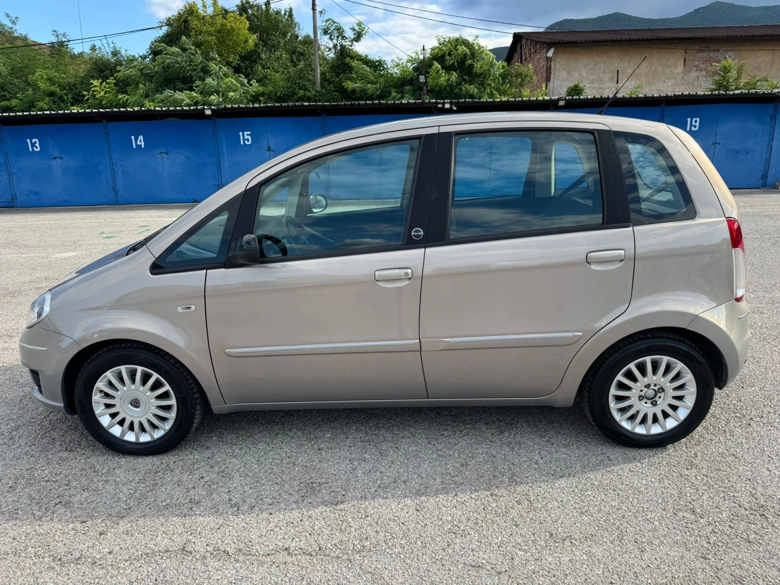 Lancia Ypsilon 1, 4 Ecochic GPL - изображение 3