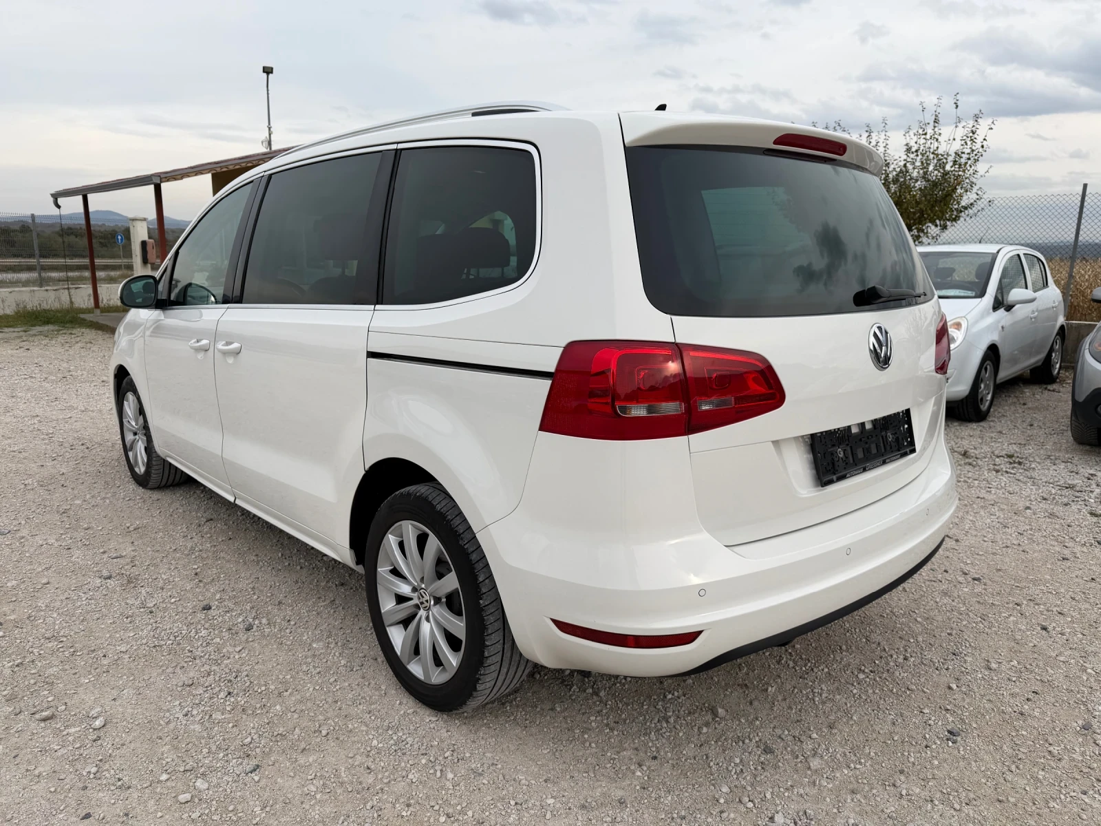 VW Sharan 2.0/140кс EVRO5b Автоматик Кожа Нави - изображение 5